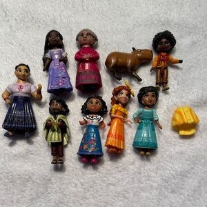Disney Encanto Ultimate Madrigal Family Colorful Kids Toy Figurine Set